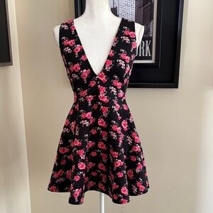 Forever 21 Floral V-Neck Open Back Mini Dress